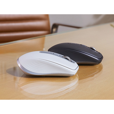 Logitech MX Anywhere 3S e' un mouse da 8000DPI con 6 tasti. Ricevitore non incluso