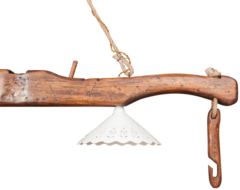 Biscottini Giogo lampadario in legno massello di tiglio finitura noce.Made in Italy