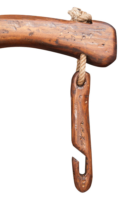 Biscottini Giogo lampadario in legno massello di tiglio finitura noce.Made in Italy